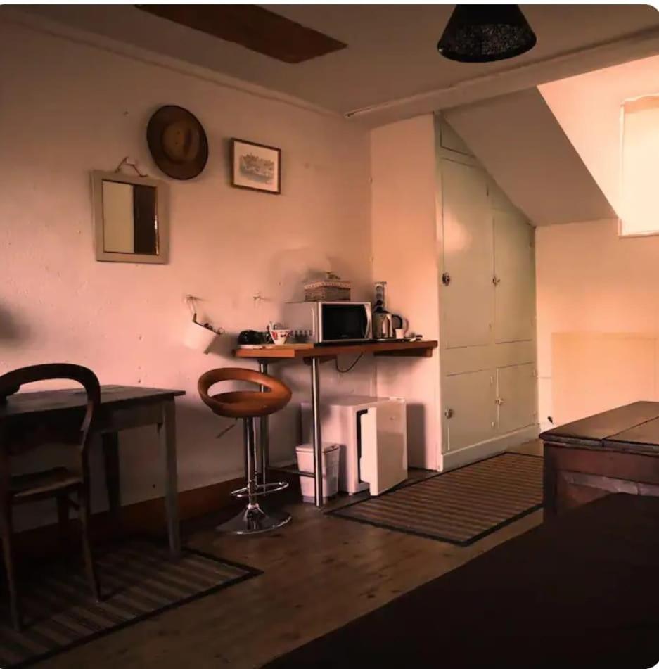 Chambres Avec Salle De Bains Et Cuisine En Centre Ville Argenton Sur Creuse Exterior foto